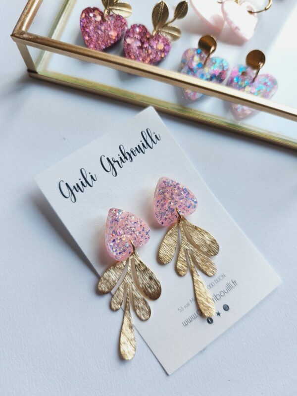 Boucle d'oreilles coeur  rose clair feuille