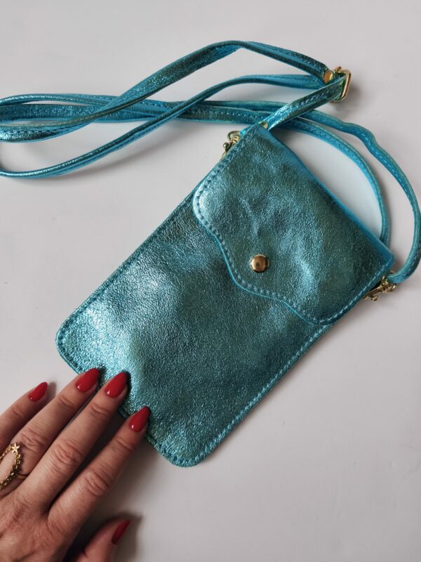 Pochette téléphone cuir coloris aqua