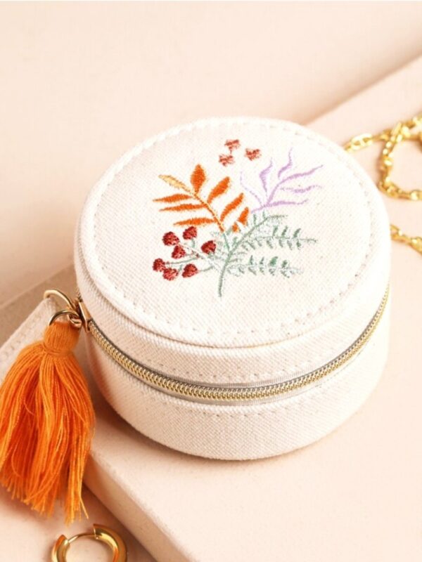 Boîte à bijoux ronde fleurie écrue